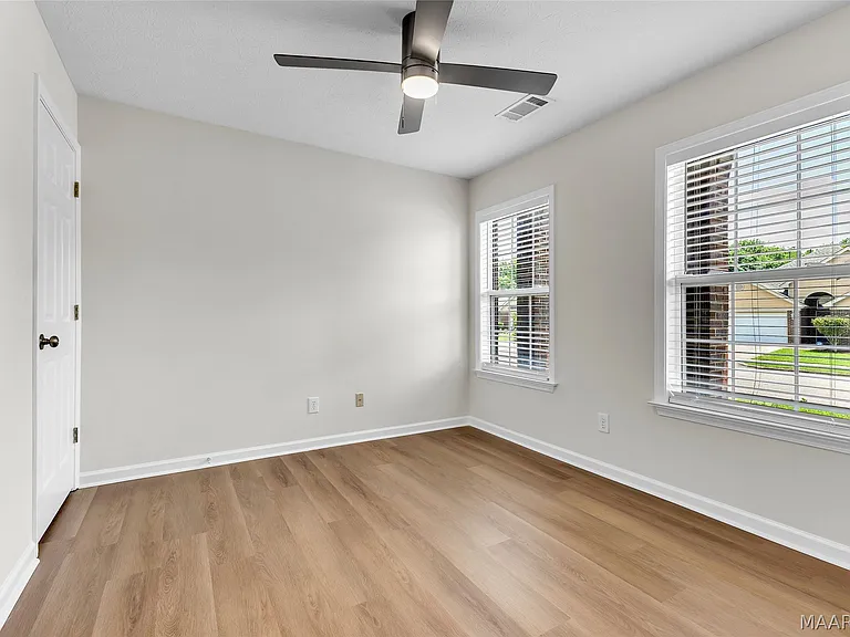 3925 Claiborne Cir — Photo 8