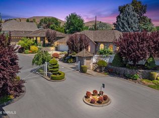 217 Santa Roza Dr, Yakima, WA 98901