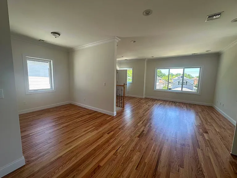 284 Eltingville Blvd #2 — Photo 14