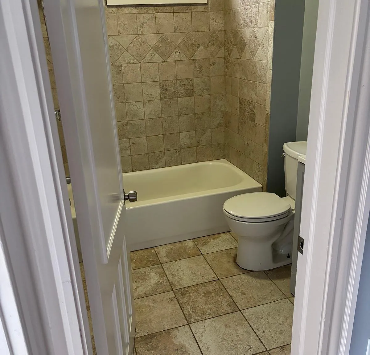 4 bed, 3376 sqft, $2,800 — Photo 1