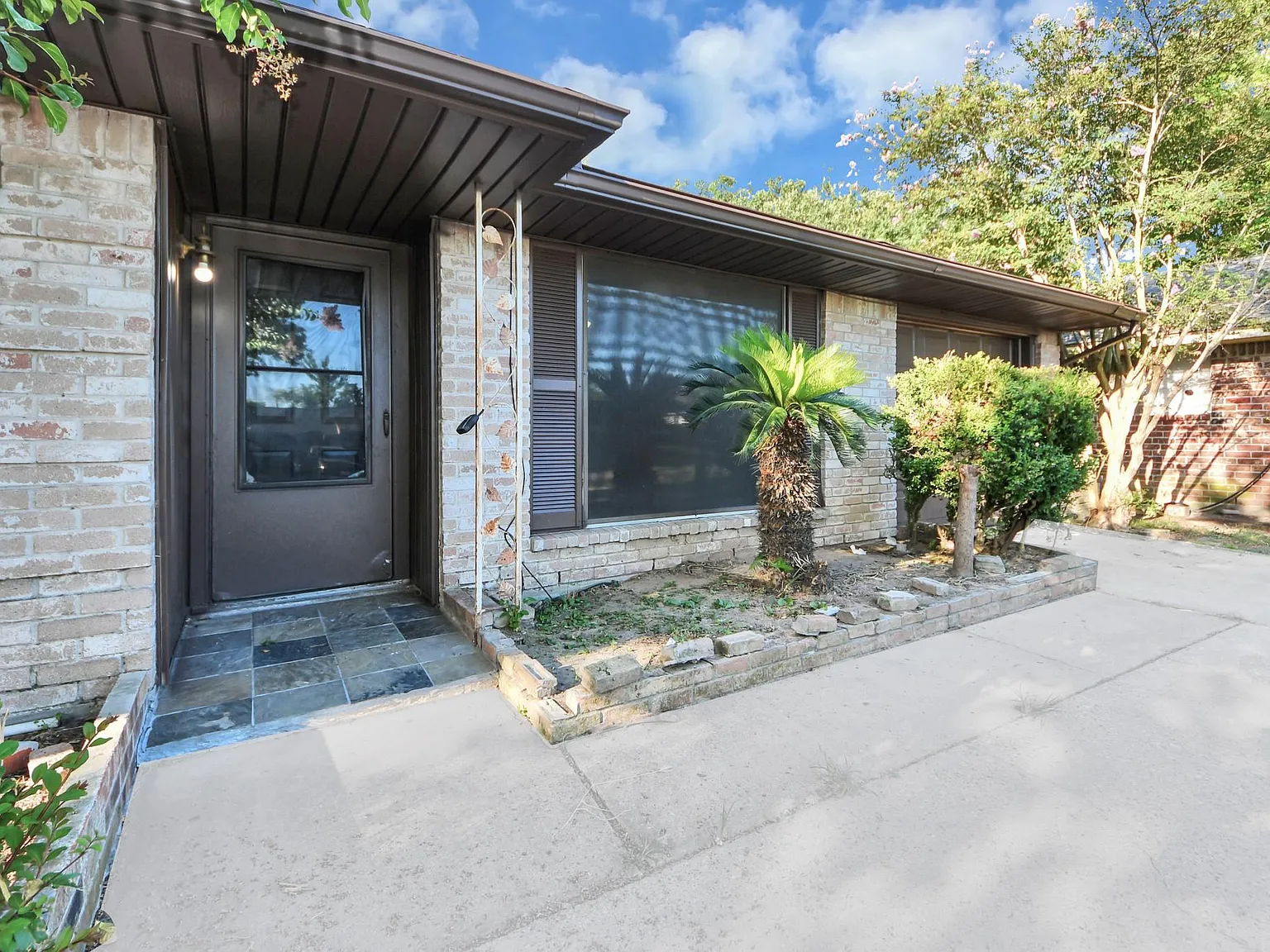 3 bed, 1.5 bath, 1032 sqft, $1,650 — Photo 3