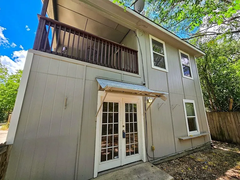 4516 Russell Dr #B — Photo 2