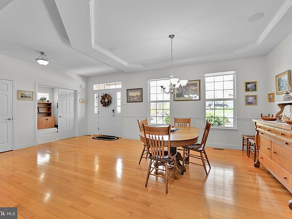 4th image of 988 Baywood Ave
