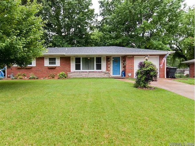 504 Southgate Dr photo 1