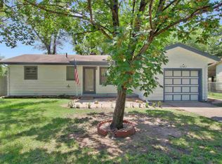 1341 N Prairie Ln, Derby, KS 67037
