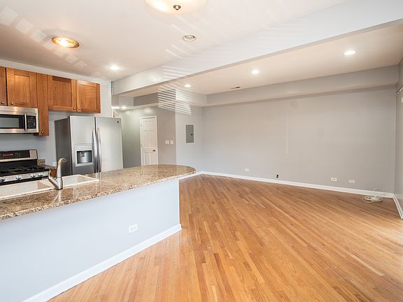 4th image of 6139 S Vernon Ave #1S