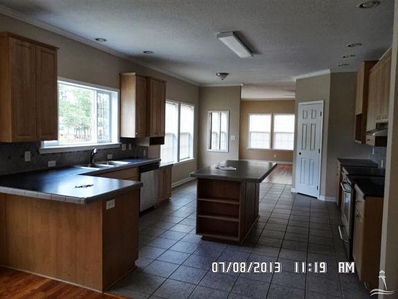 4th image of 5352 Redwood St SW