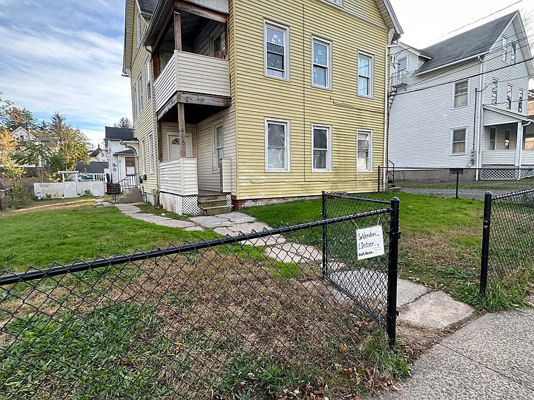 495 Church St #1 — Photo 14
