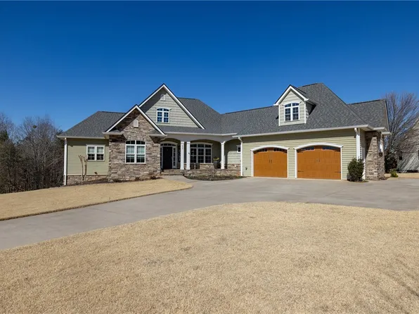 209 Crestridge Dr, Seneca, SC 29672