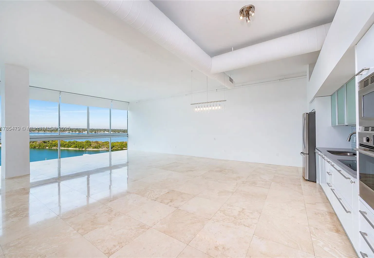 2 bed, 2.0 bath, 1906 sqft, $6,000 — Photo 3
