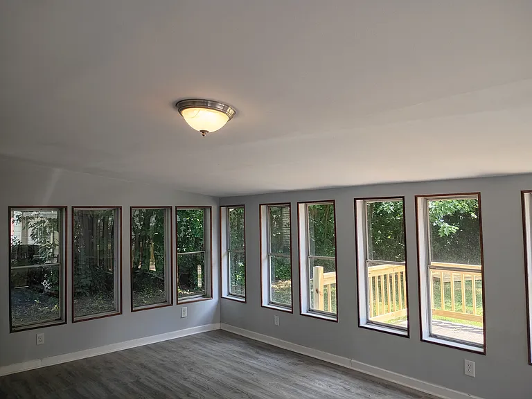 1624 Elm Rd NE — Photo 6