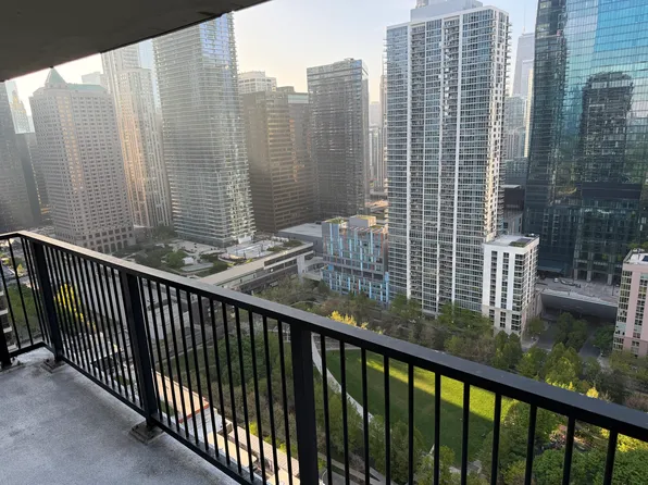 400 E Randolph St, Chicago, IL