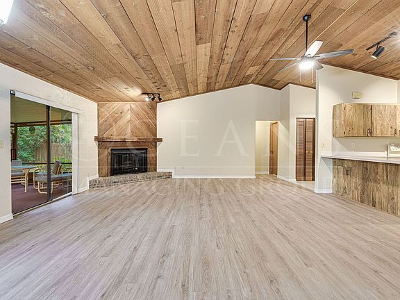 4th image of 506 Sandy Oaks Blvd