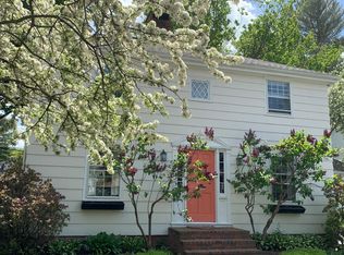 18 Cottage Farms Rd, Cape Elizabeth, ME 04107