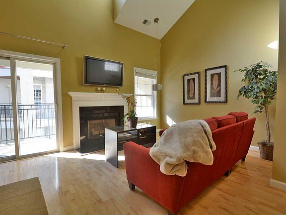2nd image of 2330 14th St N APT 405