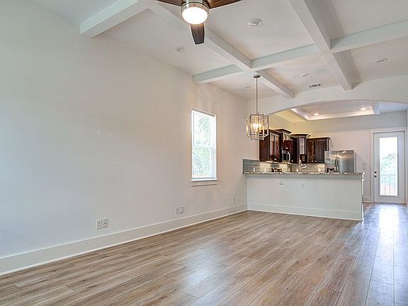 5th image of 143 Anderson Ave