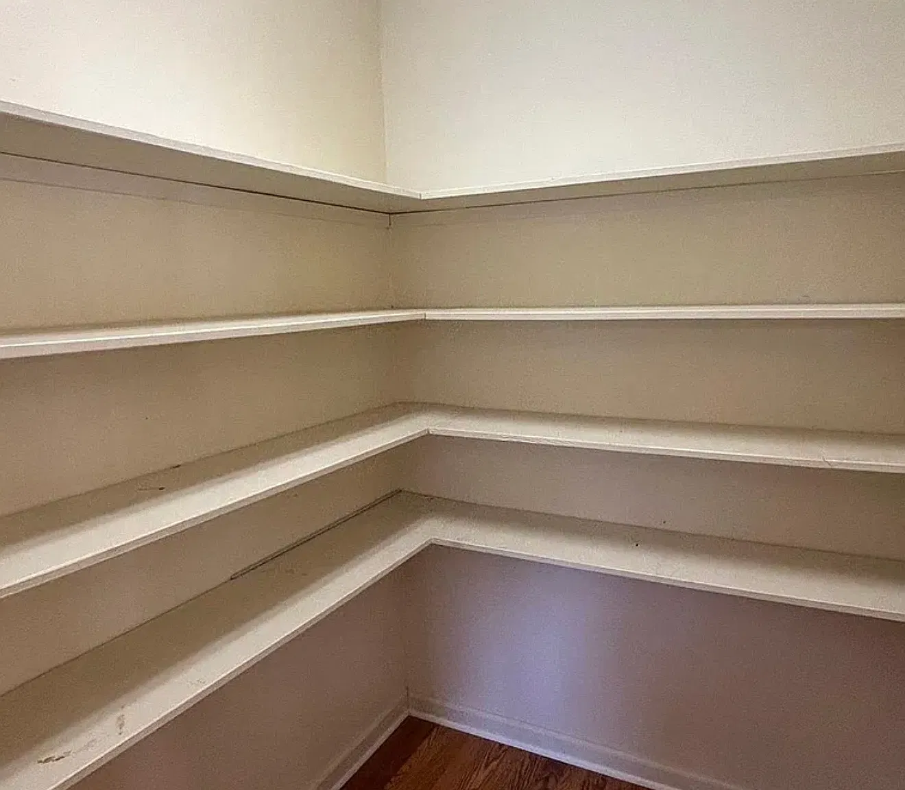 3 bed, 2131 sqft, $2,075 — Photo 4