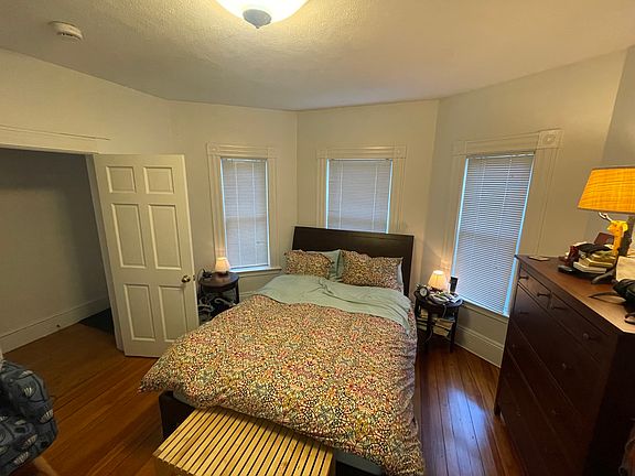 3rd image of 132 Morrison Ave #1