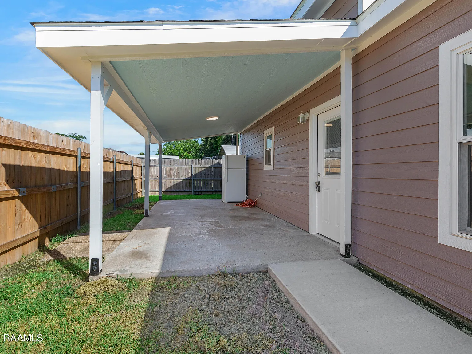 1 bed, 1.0 bath, 550 sqft, $950 — Photo 2