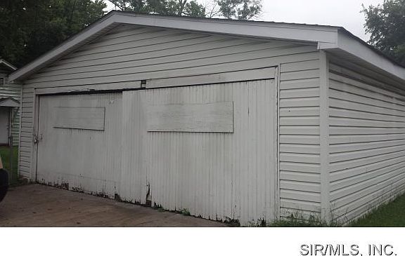 3rd image of 2400 Hodges Ave
