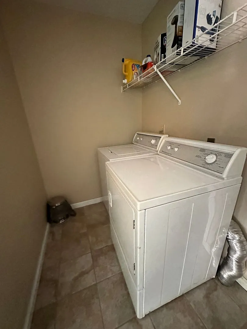 2 Bed 2 Bath Westside Located Duplex — Photo 4