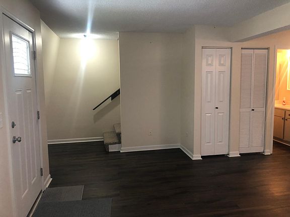 3rd image of 91 Westgate Cir #B