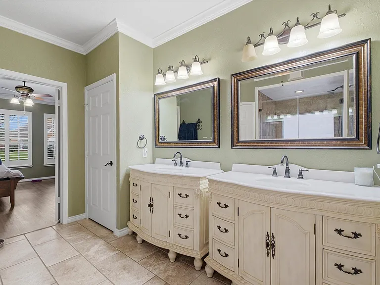 4704 Broadmoor Dr — Photo 13