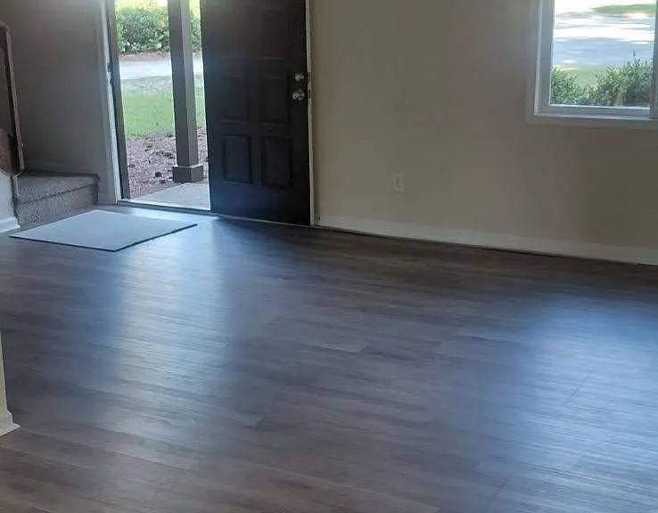 109 Madrid Ct — Photo 2
