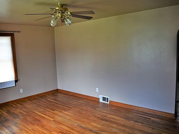2nd image of 434 W Heights Ave