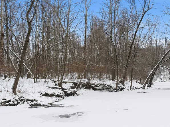 Valley Dr, Leo, IN 46765