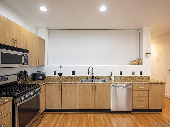 5th image of 1465 C St #3220-unit