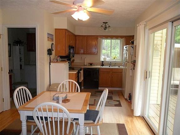 3rd image of 5 Apple Blossom Ln