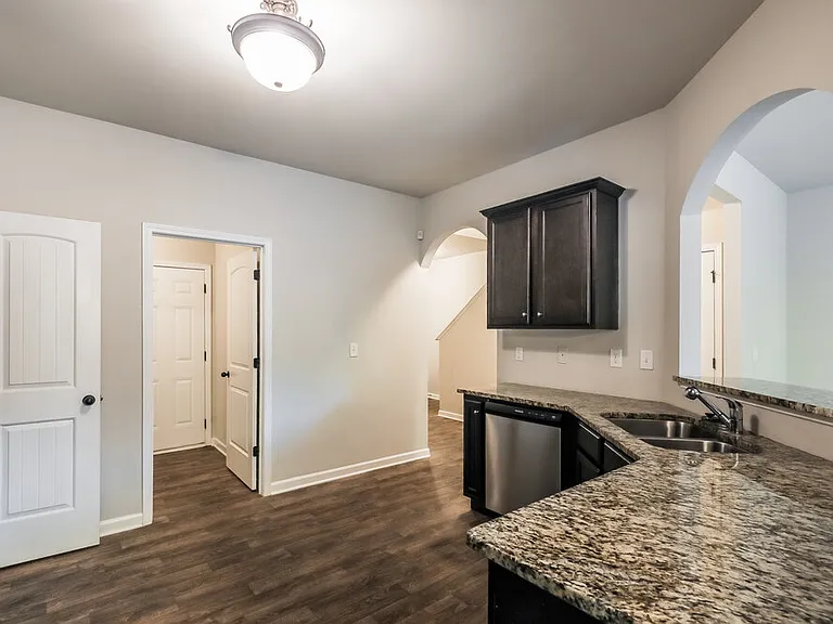 285 Magnaview Dr — Photo 7