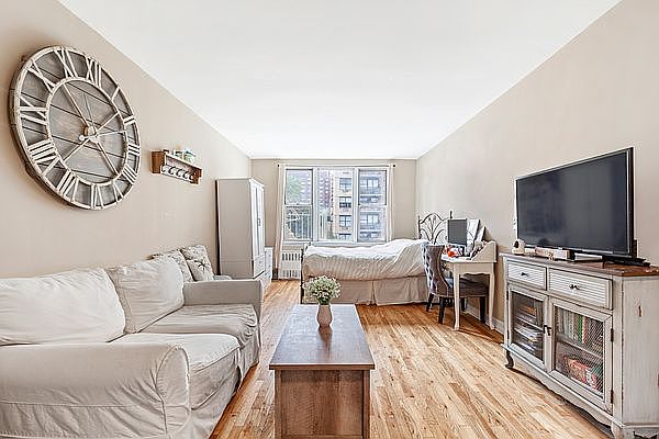 1st image of 311 E 75th St APT 5G