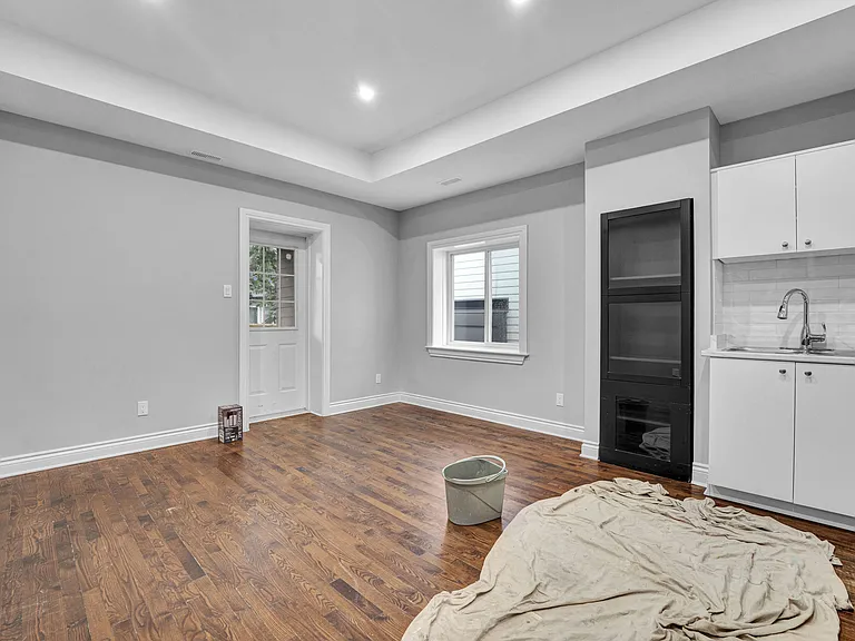 265 Carruthers Ave #202 — Photo 5