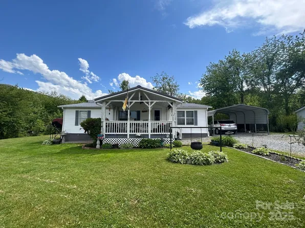 121 J F Morris Dr, Waynesville, NC 28786