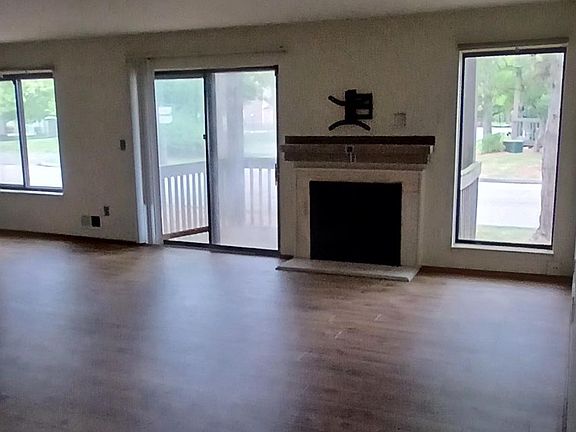 4th image of 7445 Radcliff Ct