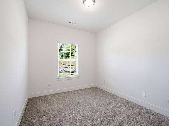 3rd image of 6 Fairlawn Dr Lot 7228