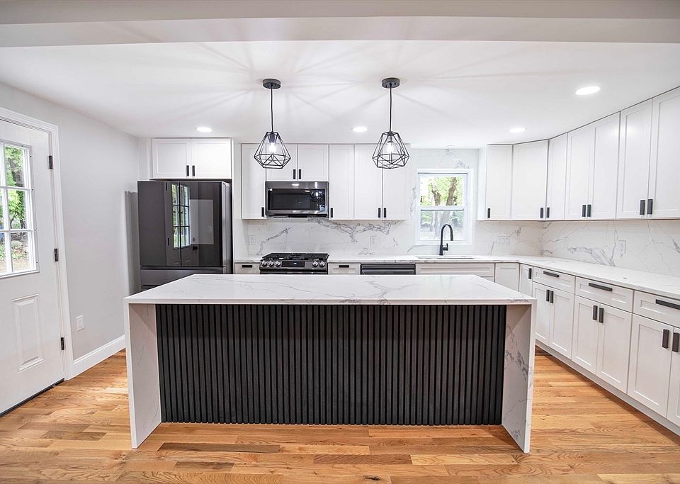 7 Lantern Ln, Chelmsford, MA 01824 Zillow