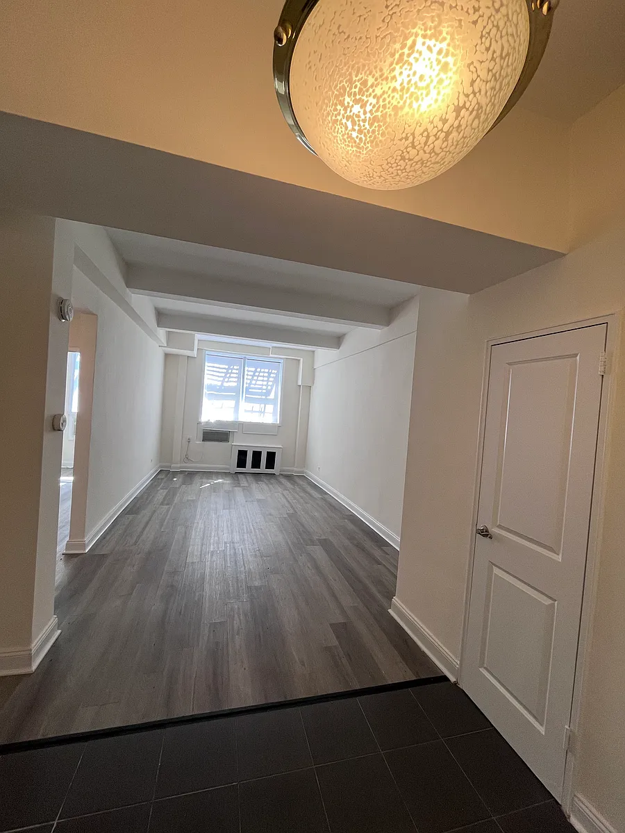 Building Photo - 1429 Shore Pkwy #J1