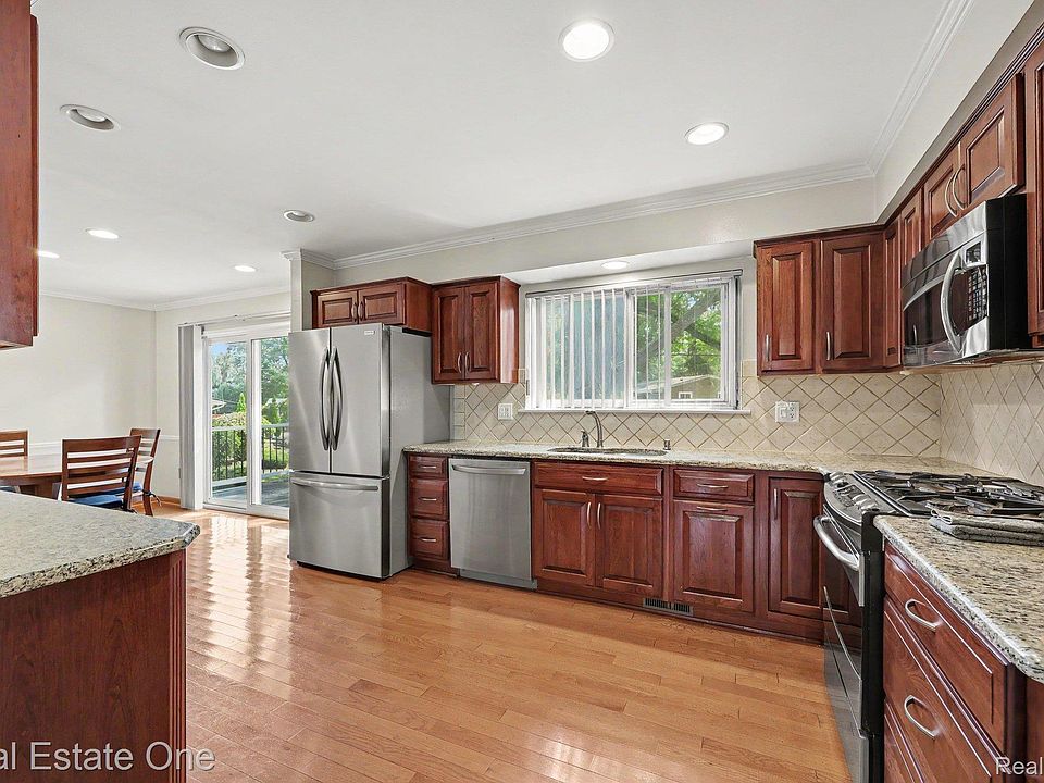 6639 Tamerlane Dr, photo 4