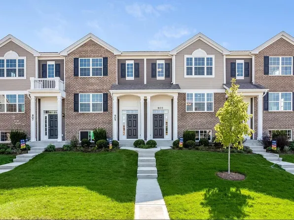 911 Charlton Ln, Naperville, IL 60563