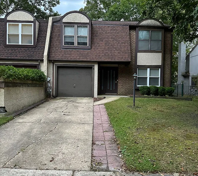 4 Goshawk Ct