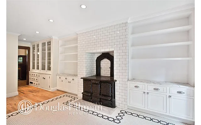 Sold by Douglas Elliman | media 6