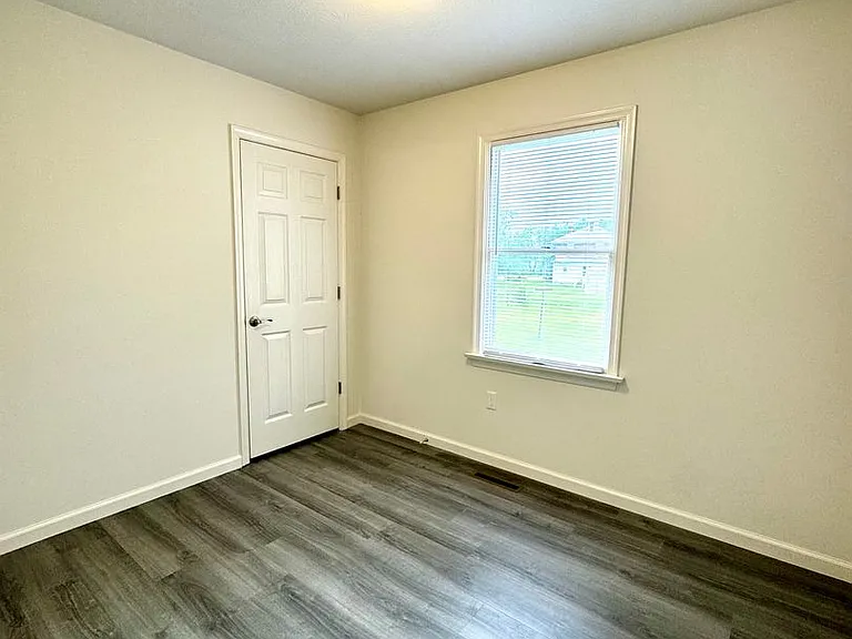 125 Stover St — Photo 13