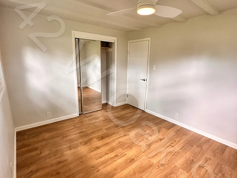42 W Oak St — Photo 20
