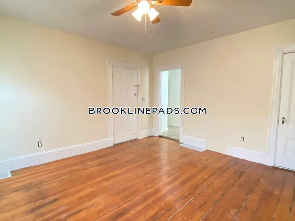 258 Cypress St #1, Brookline, MA 02445