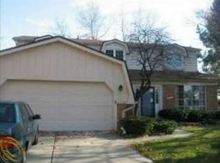 290 Antoinette Dr, Rochester Hills, MI 48309