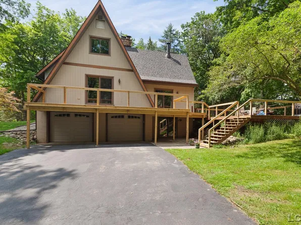 1551 Hogan Hwy, Clinton, MI 49236