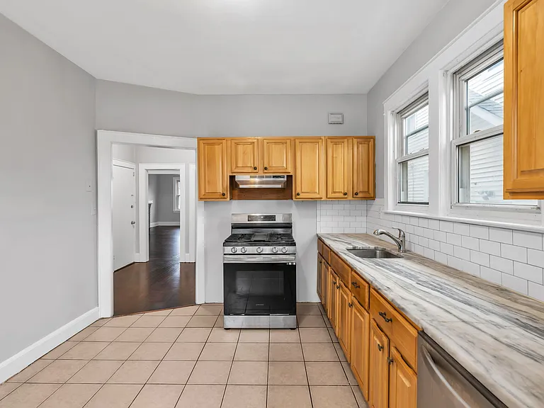 181 Jacoby St #2 — Photo 32